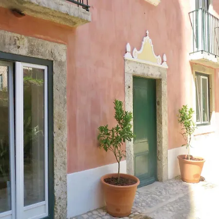 Two-bedroom In Appartement Lissabon